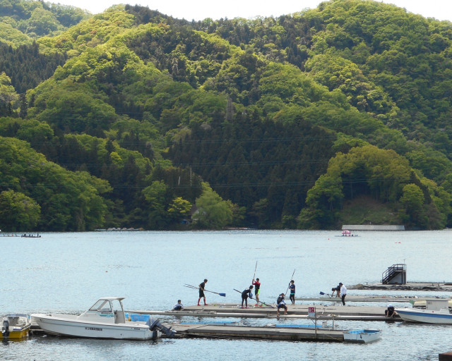 相模原市「新緑を背に」